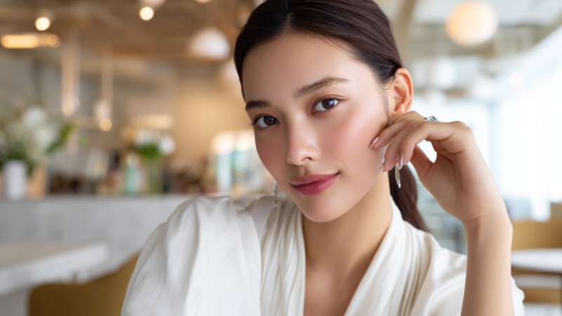 鼻筋の通った女性の画像