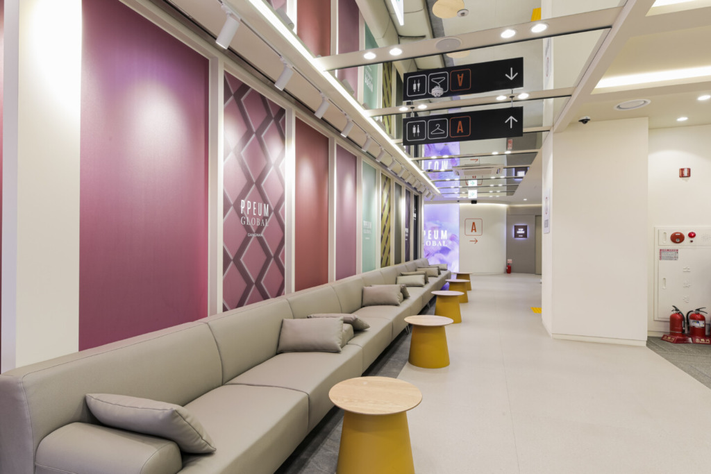 プムグローバルクリニック江南店の待合スペース