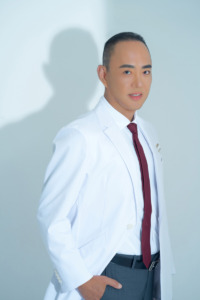 バーキン買うなら豊胸しろ｜豊胸のパイオニア・麻生泰医師とは｜キャバ嬢×美容メディア【Luxe Glow】美容医療・スキンケア・愛用コスメ紹介