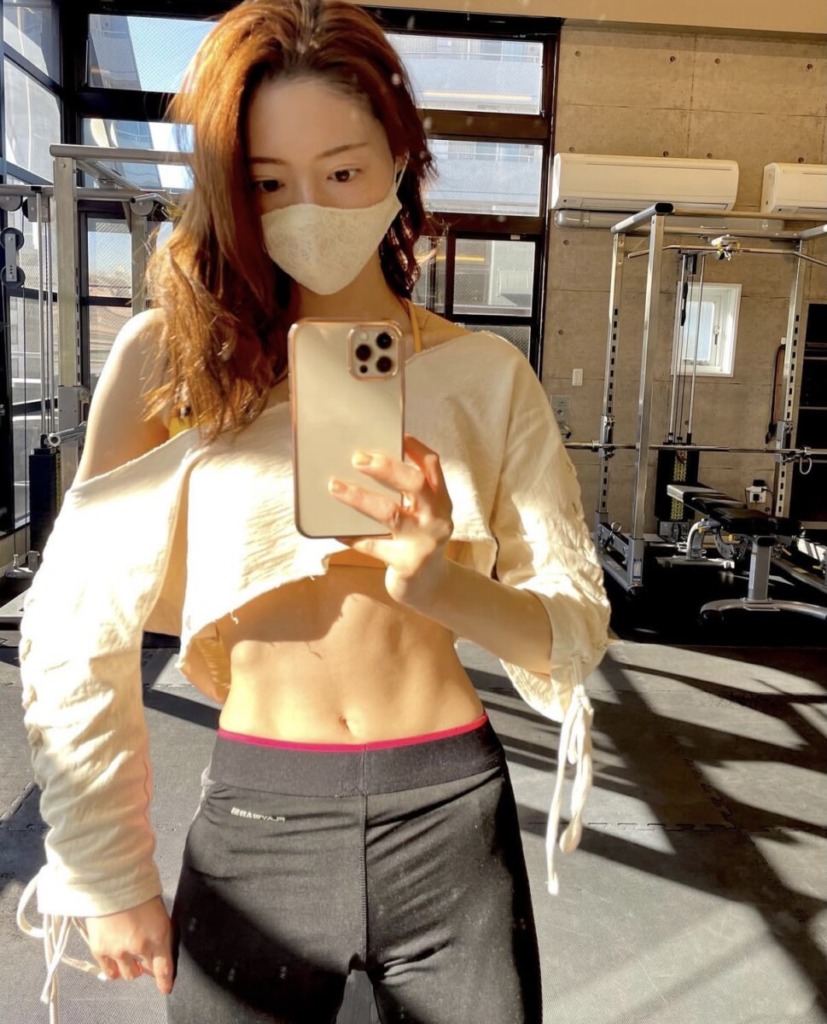 美容家・松田唯花が体現する、人生を変える美容とは｜キャバ嬢×美容メディア【Luxe Glow】美容医療・スキンケア・愛用コスメ紹介