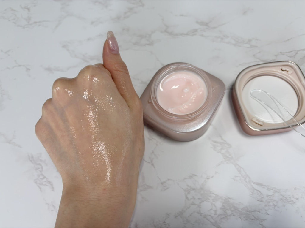 ミシャ グロウ スキンバーム（R）のスォッチ