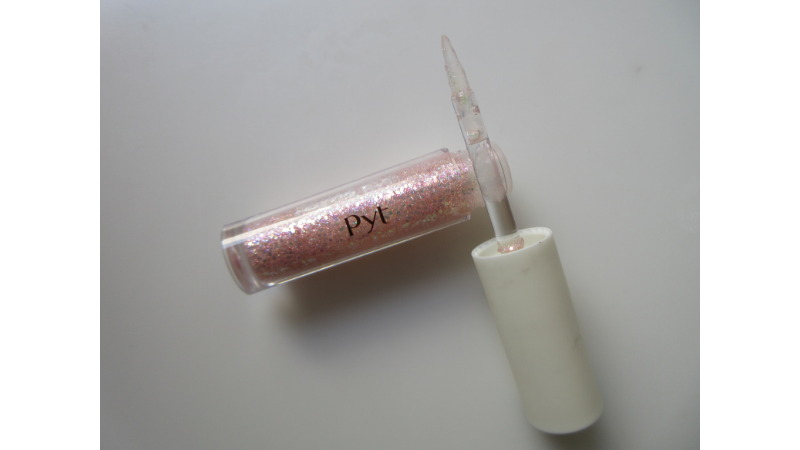 松田唯花使用 Pyt NINCHI GLITTER　03 シェルピンク